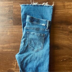 MOTHER Weekender Fray Jeans